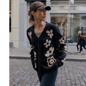 ZARA Oversized Floral Jacquard Knit Cardigan size small